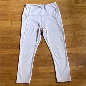 Light pink cropped leggings